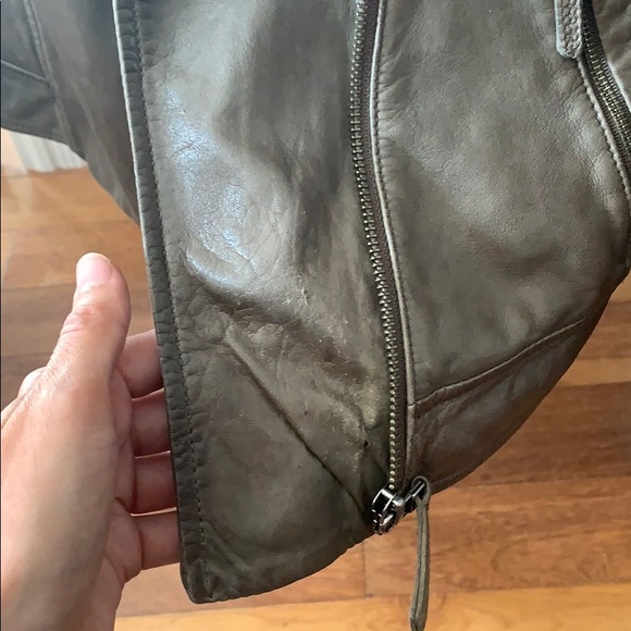 Danier Olive Leather Jacket - Picture 5 of 8